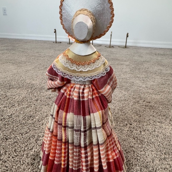 Russian Porcelain Doll - Picture 3 of 4